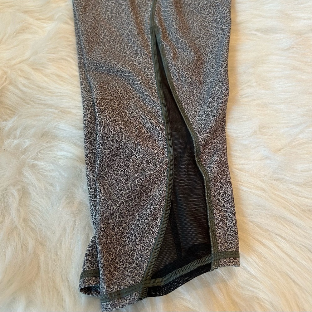 Lululemon Crop Leggings | 8 - Picture 8 of 9
